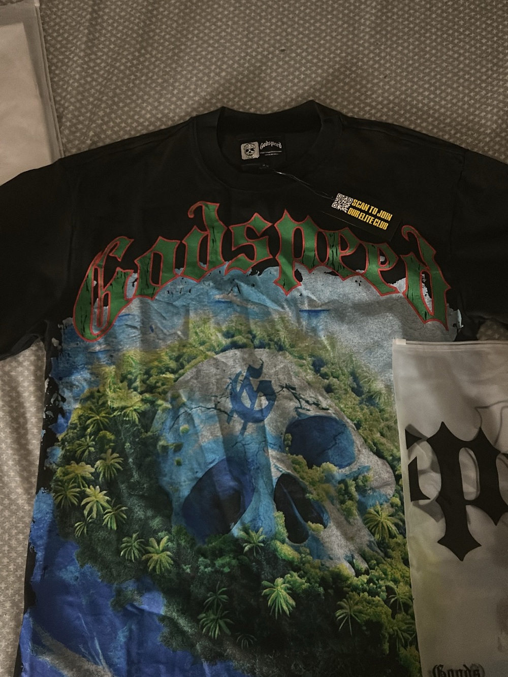 Godspeed Black Short-Sleeve men Tee with Tropical Skull Graphic oversized fit